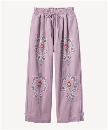 フラワー刺繍パンツ