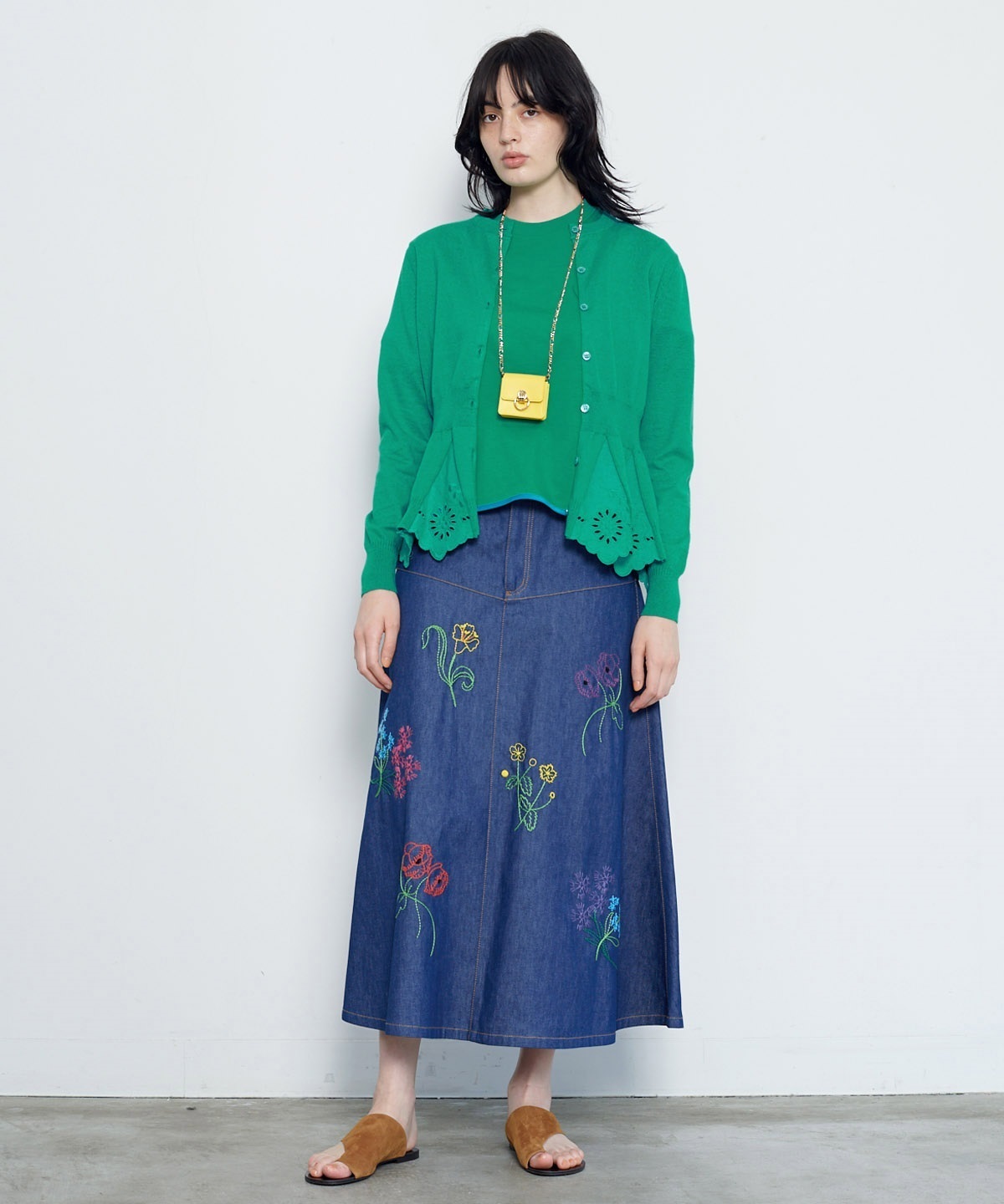 フラワー刺繍スカート | MUVEIL Online Shop