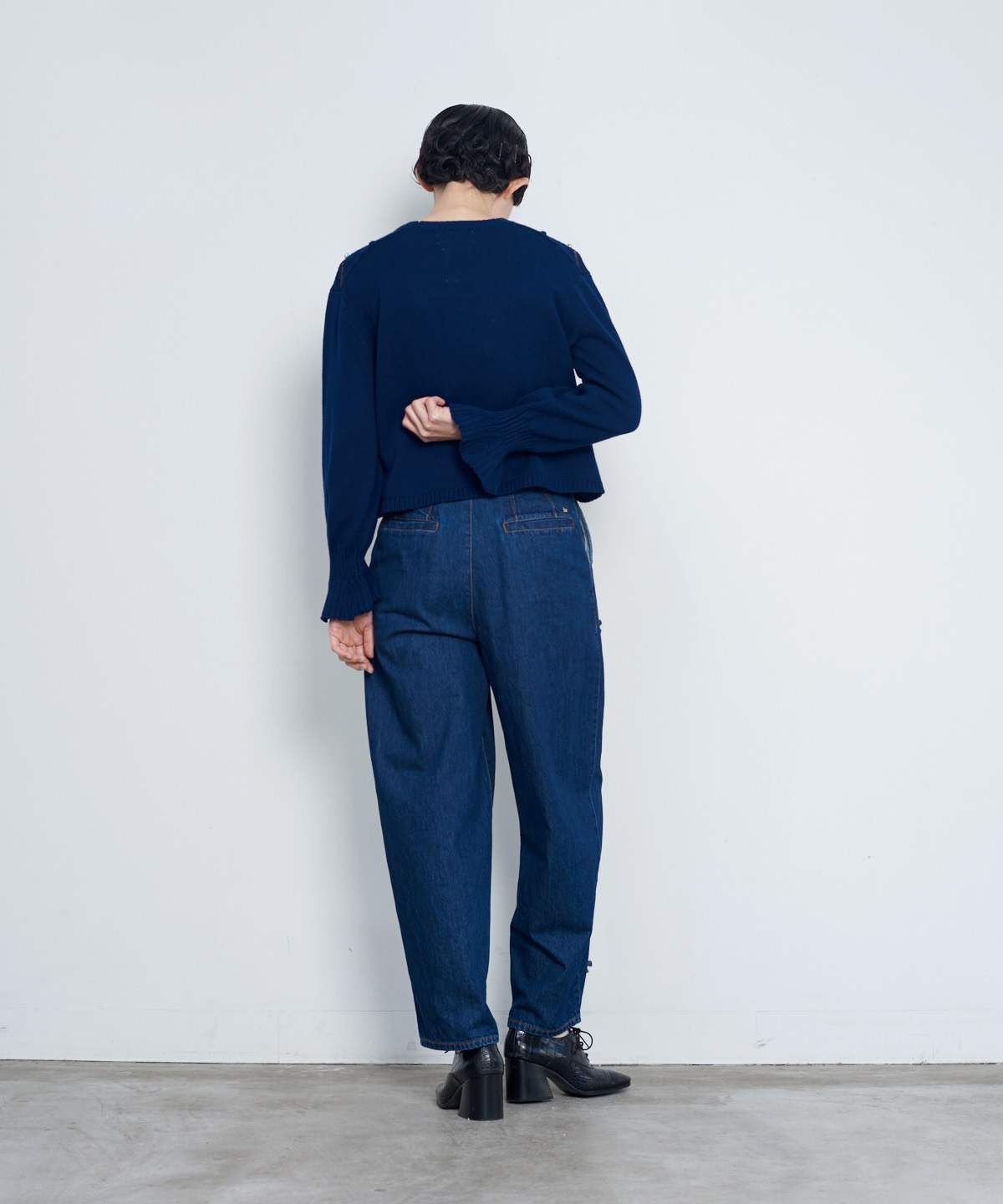 フラワー刺繍デニムパンツ | MUVEIL Online Shop