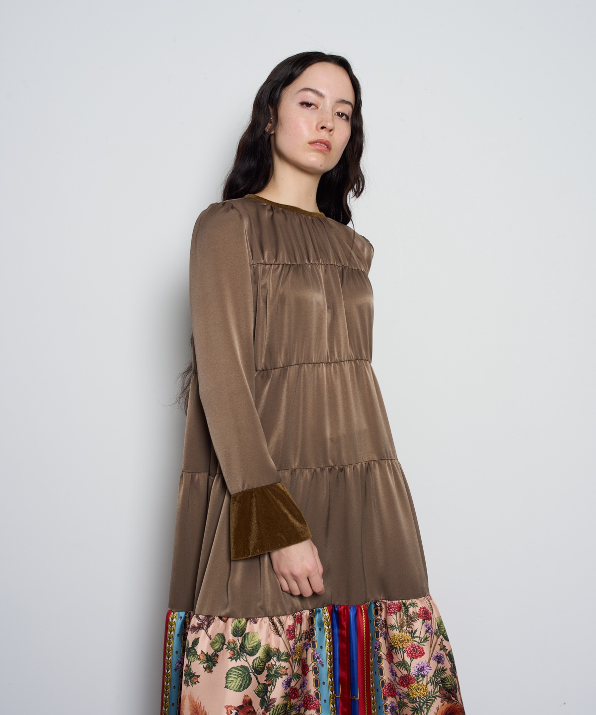 スカーフ柄ワンピース | MUVEIL Online Shop