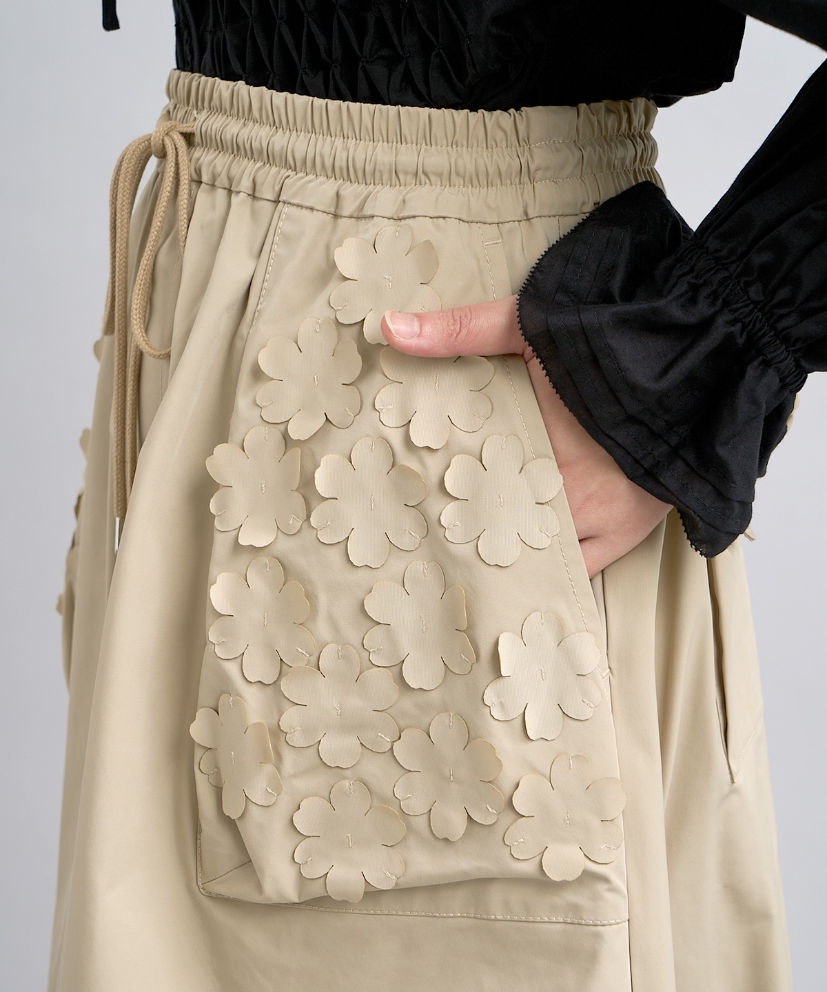 フラワーカーゴスカート | MUVEIL Online Shop