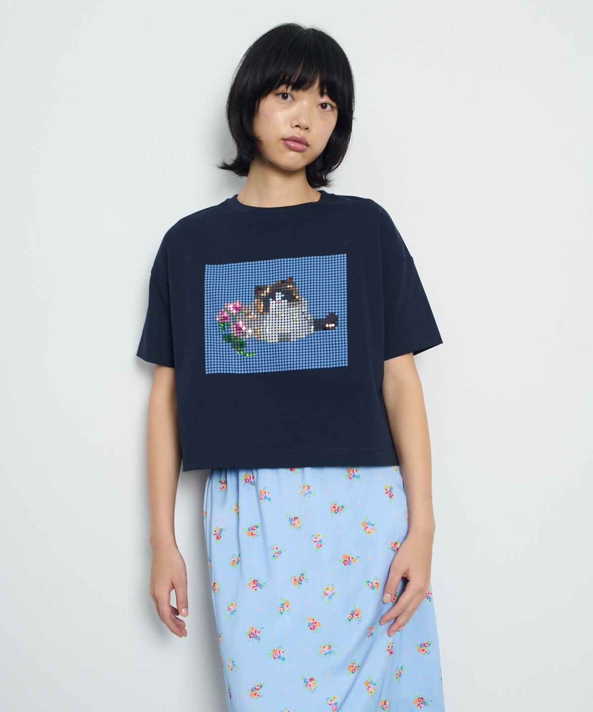 キャットプリント刺繍Tシャツ | MUVEIL Online Shop